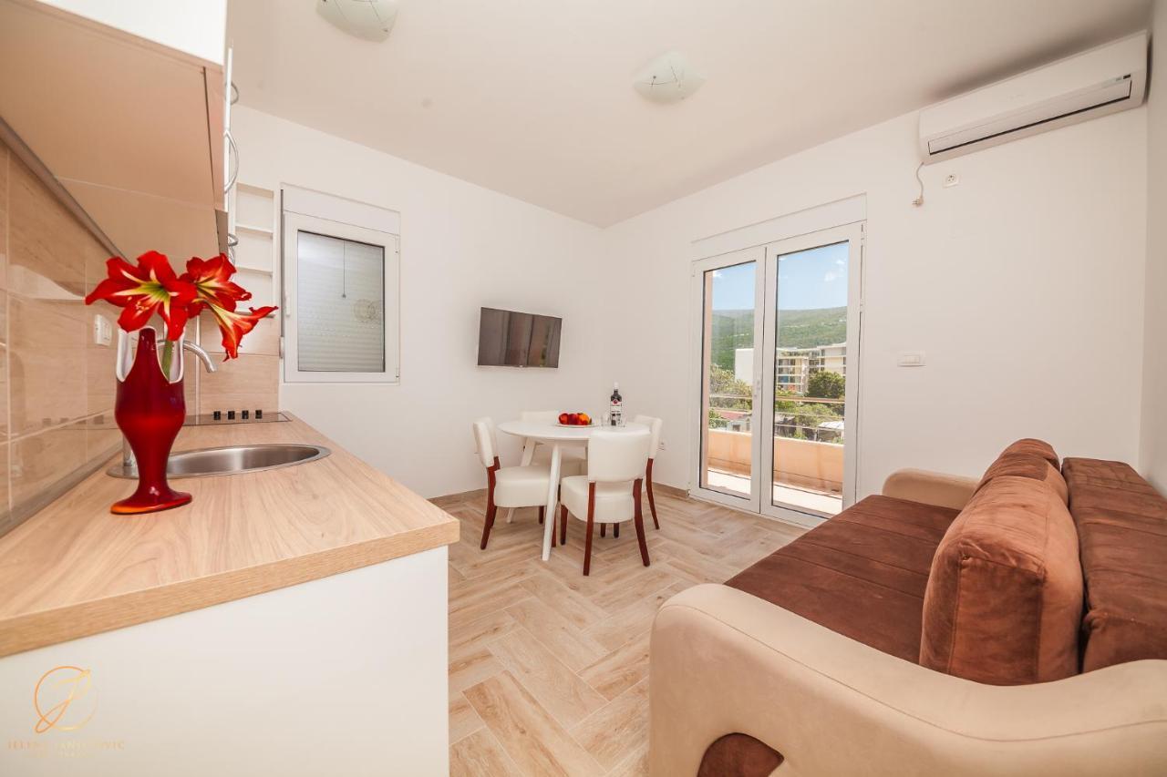 Apartments Ruzmarin Herceg Novi Eksteriør billede